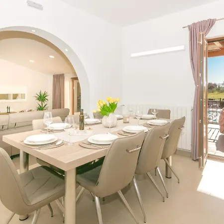 Villa Mattuzzi By Guide *