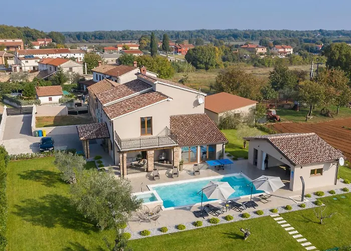 Mattuzzi By Guide Villa Loborika