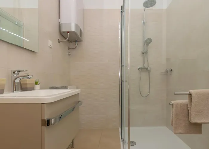 Mattuzzi By Guide Villa *